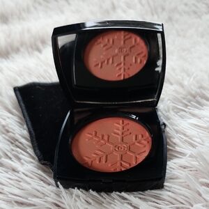 CHANEL Les Beiges Winter Glow Blush - Coral